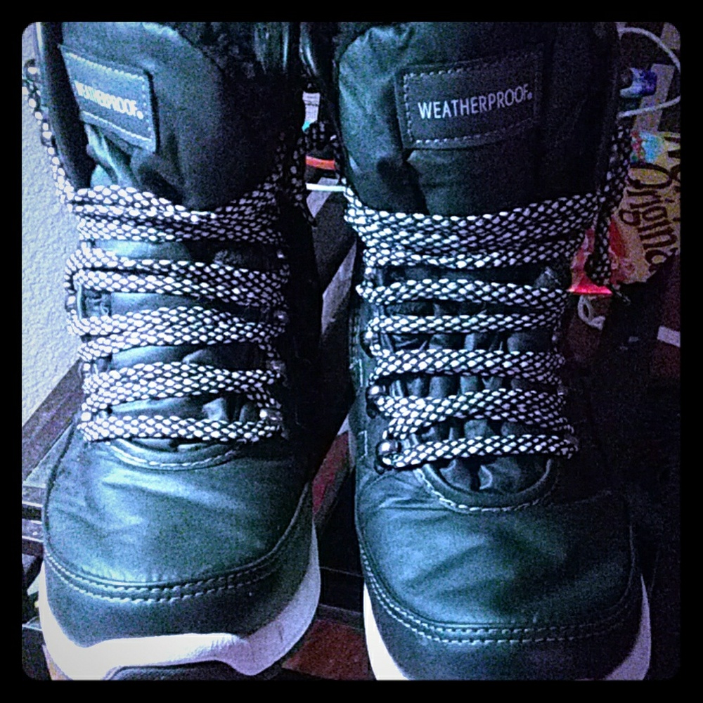 Weatherproof  boots